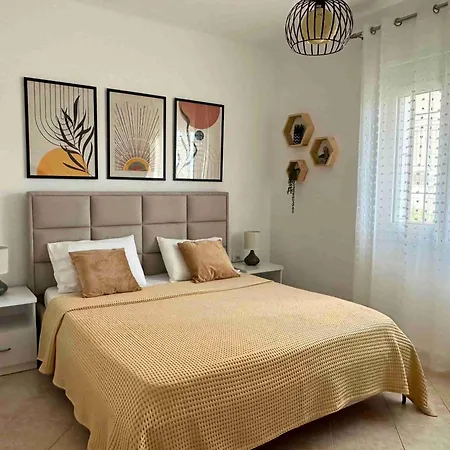 Guest house Dreamades House