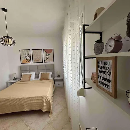 Dreamades House Guest house *