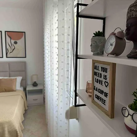 Dreamades House Guest house *