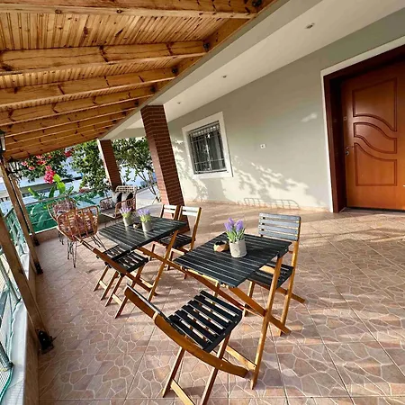Guest house Dreamades House