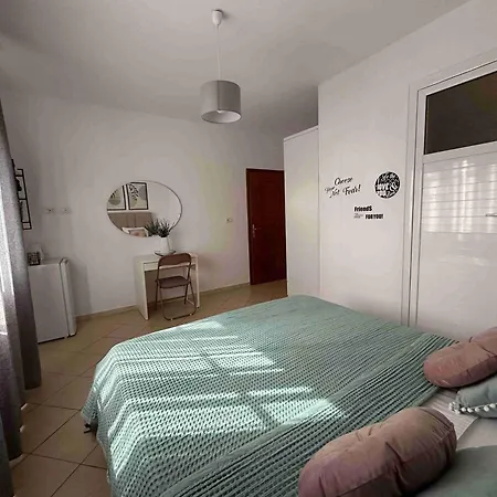 Dreamades House Guest house