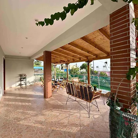 Guest house Dreamades House
