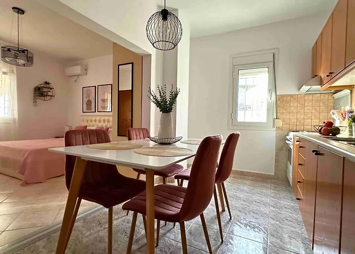 Gæstehus Dreamades House Dhërmi